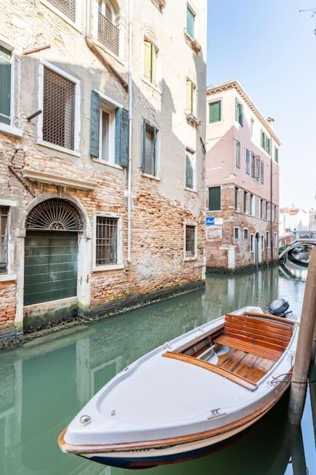 Dream'S Door With Canal View In البندقية المظهر الخارجي الصورة